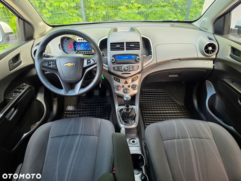 Chevrolet Aveo 1.2 LS - 10
