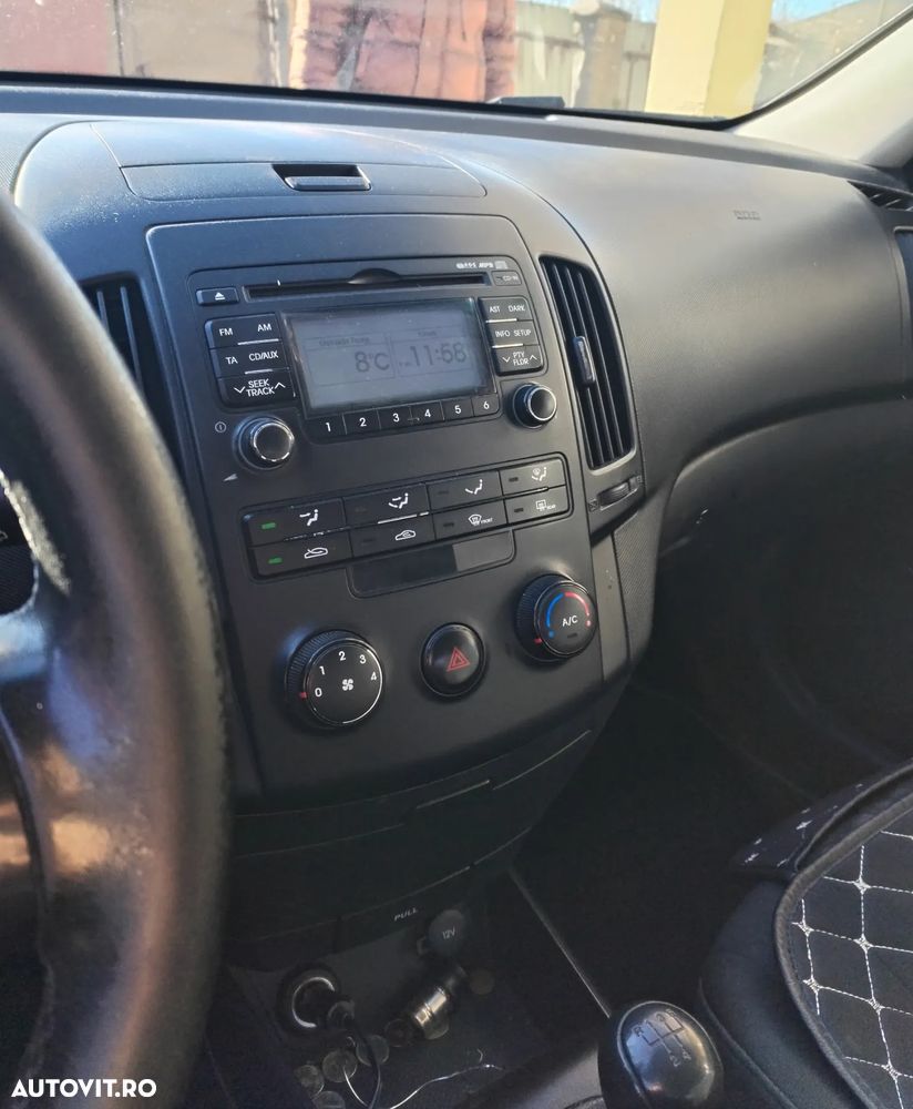 Hyundai i30 1.6 CRDi CLASSIC - 6