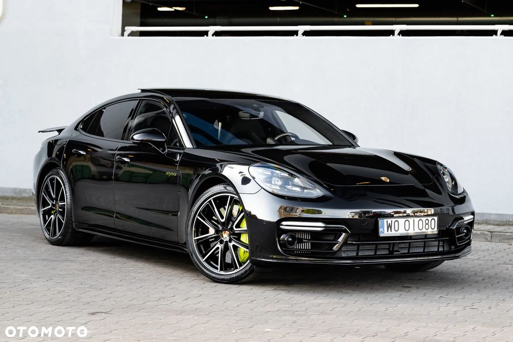 Porsche Panamera - 1