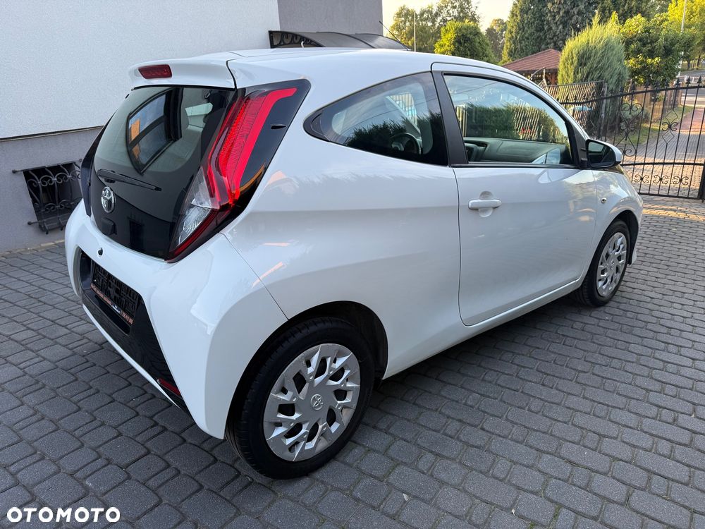 Toyota Aygo x-play - 32