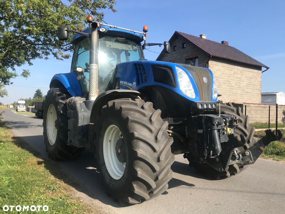 New Holland T8 - 2