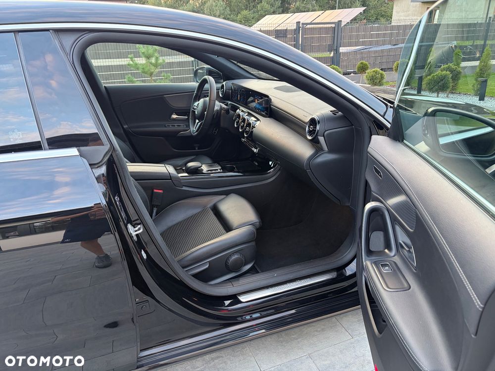 Mercedes-Benz CLA 200 d 8G-DCT Progressive - 16