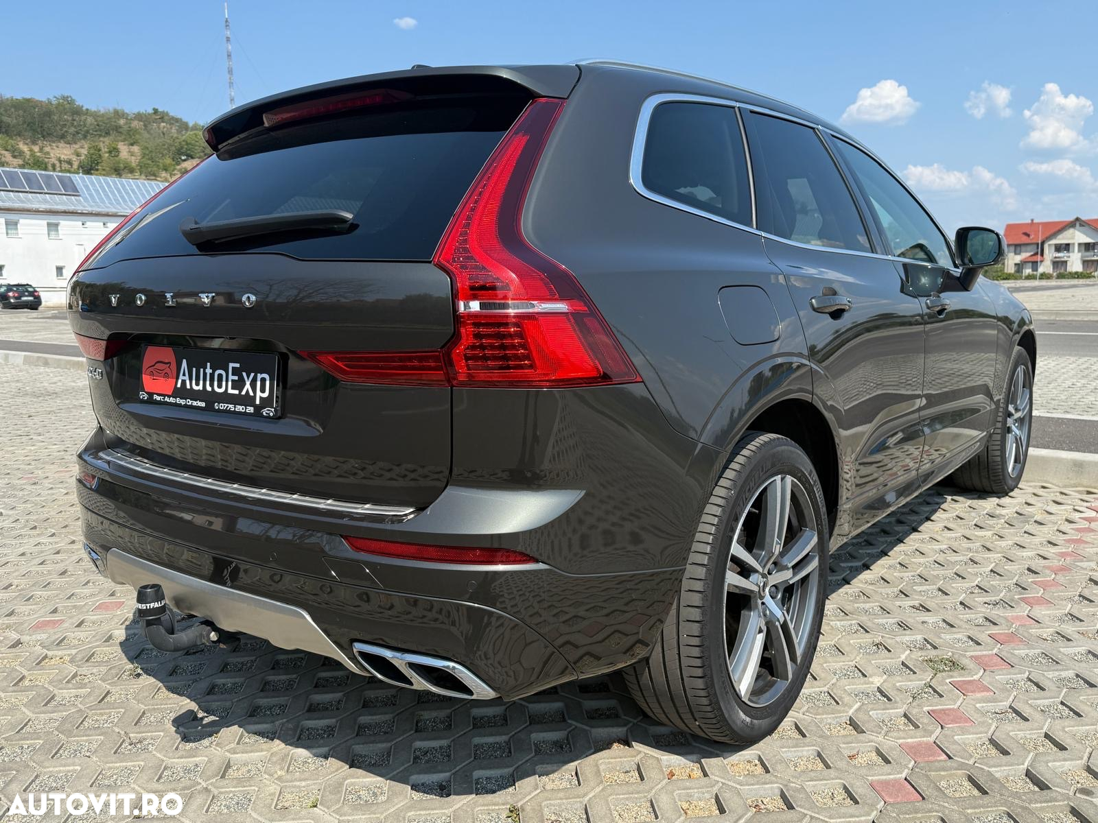 Volvo XC 60 B4 D Geartronic Momentum Pro - 4