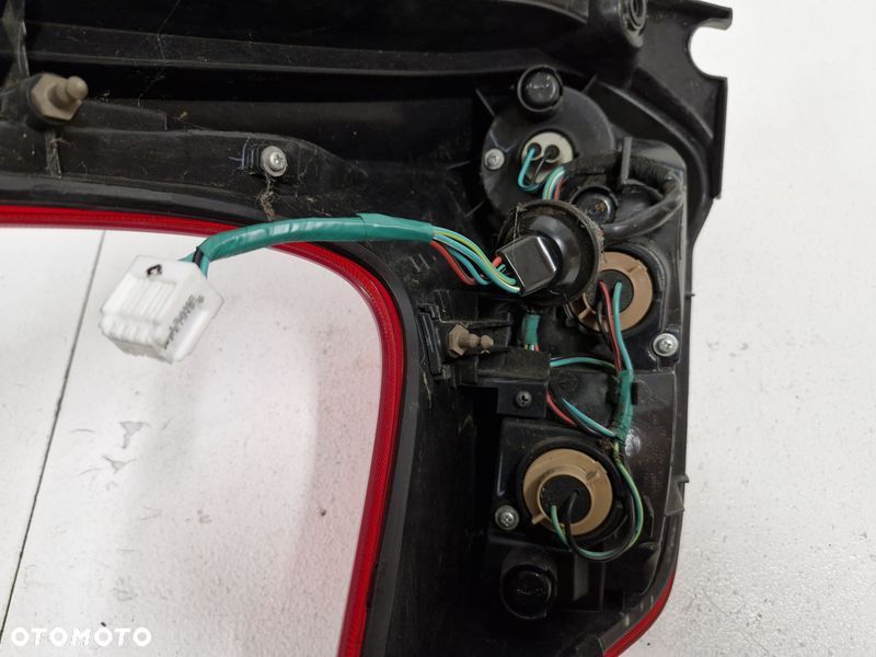 NISSAN JUKE 1 I F15 LAMPA PRAWY TYŁ PRAWA TYLNA - 8