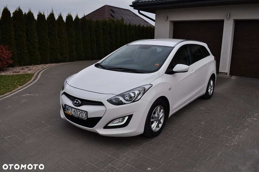 Hyundai i30 1.6 CRDi Fifa World Cup Edition - 1