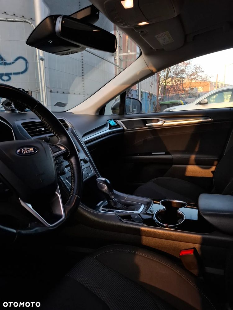 Ford Mondeo 2.0 TDCi Titanium PowerShift - 11