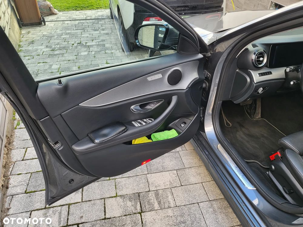 Mercedes-Benz Klasa E 220 d 9G-TRONIC - 19