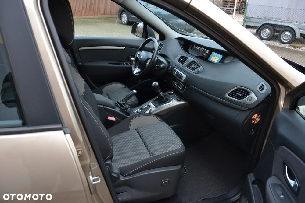 Renault Scenic dCi 110 Xmod Paris - 29