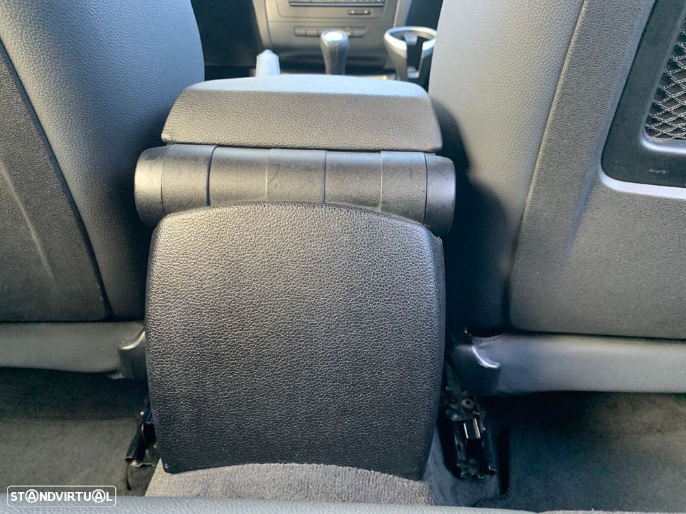 BMW 118 d Pack M - 32