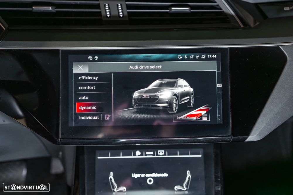 Audi e-tron 50 quattro - 17