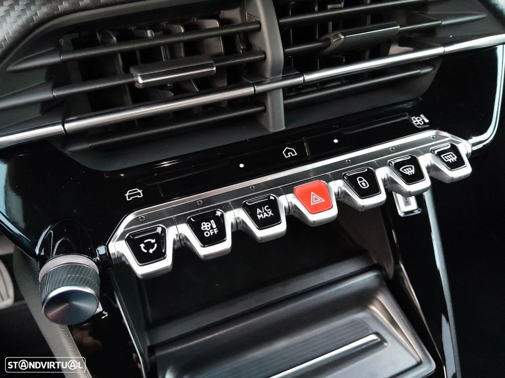 Peugeot 2008 1.2 PureTech Allure - 20