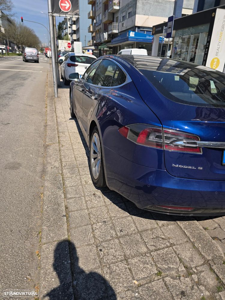 Tesla Model S 90D AWD - 13