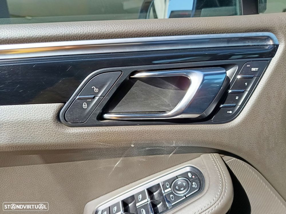 Porsche Macan S - 34