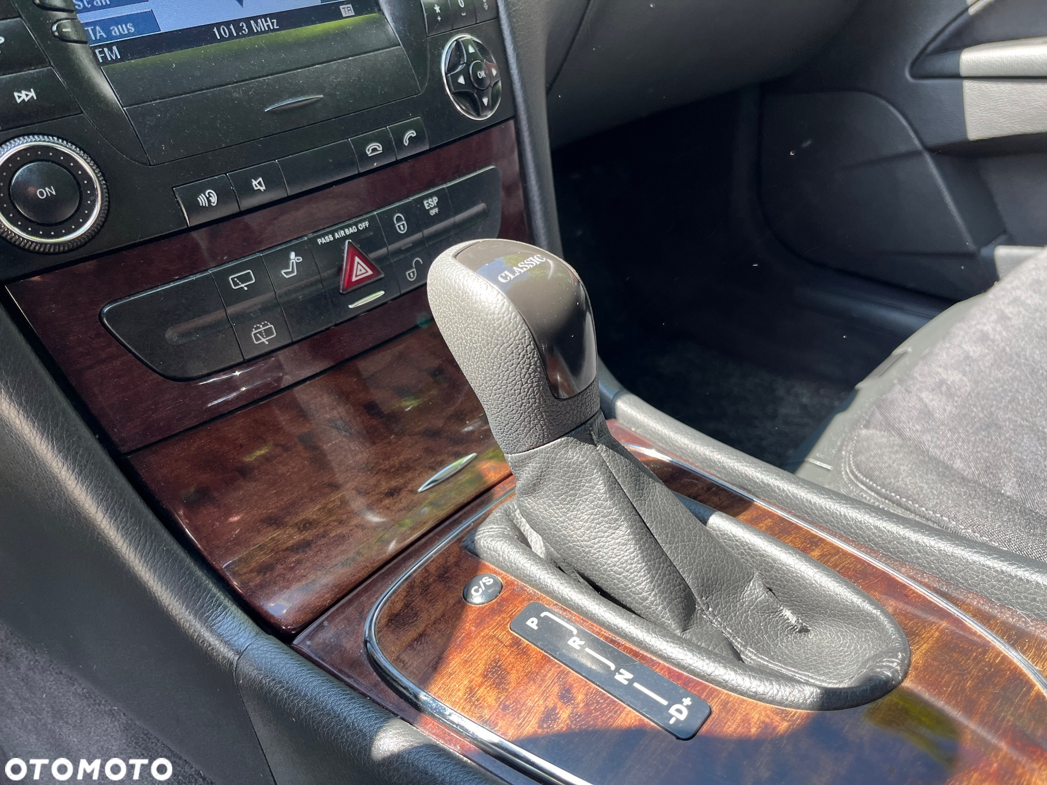 Mercedes-Benz Klasa E 200 T Kompressor Automatik Classic - 19