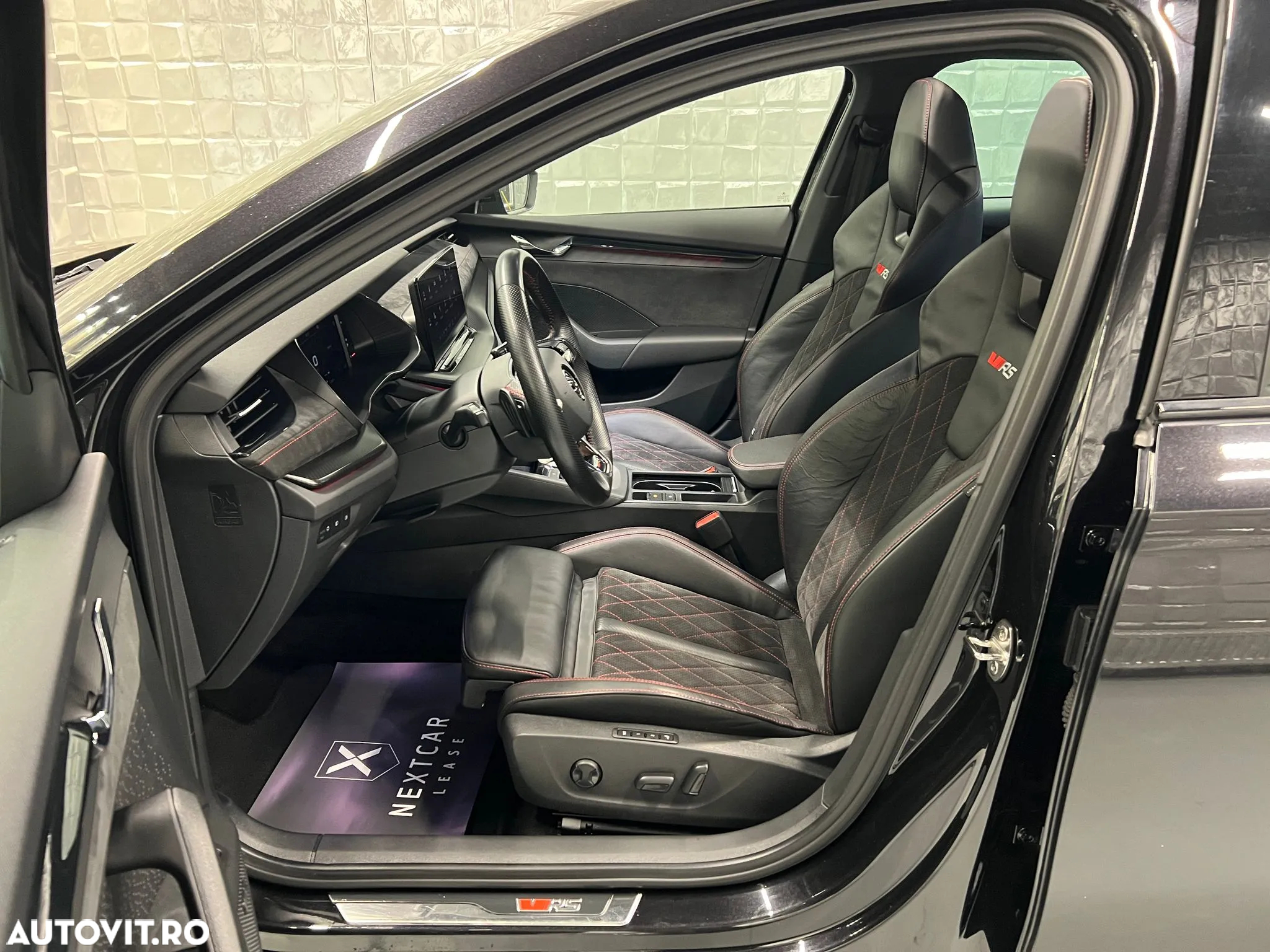 Skoda Octavia Combi 2.0 TDI DSG RS - 11