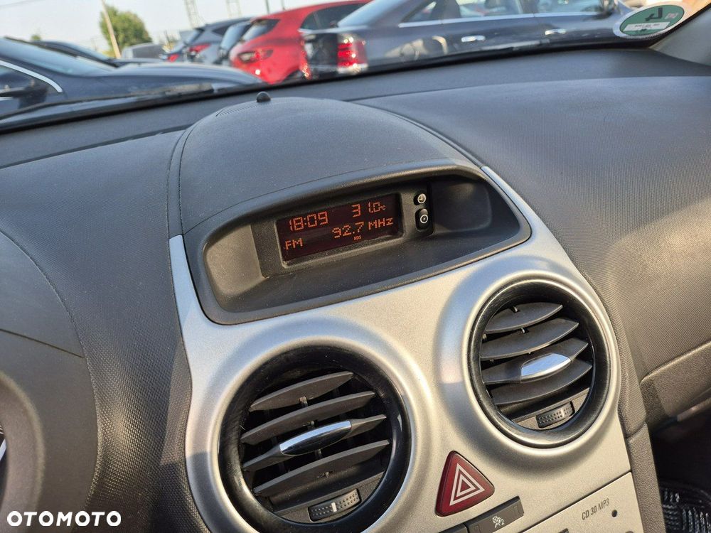 Opel Corsa 1.4 16V 150 Jahre - 15