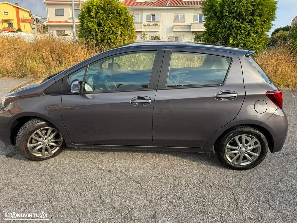 Toyota Yaris 1.0 VVT-i Comfort+P.Style - 4