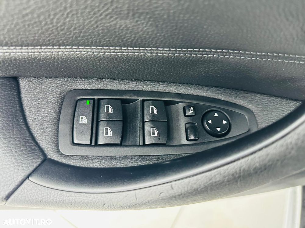BMW X1 xDrive18d xLine - 12