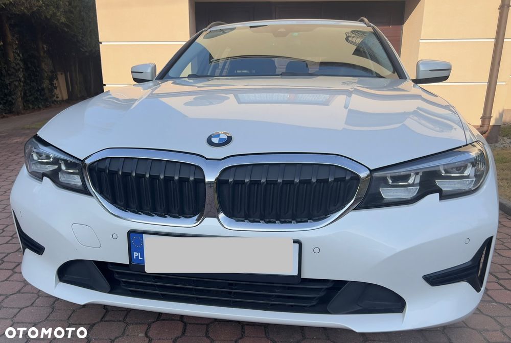 BMW Seria 3 330i Advantage - 1