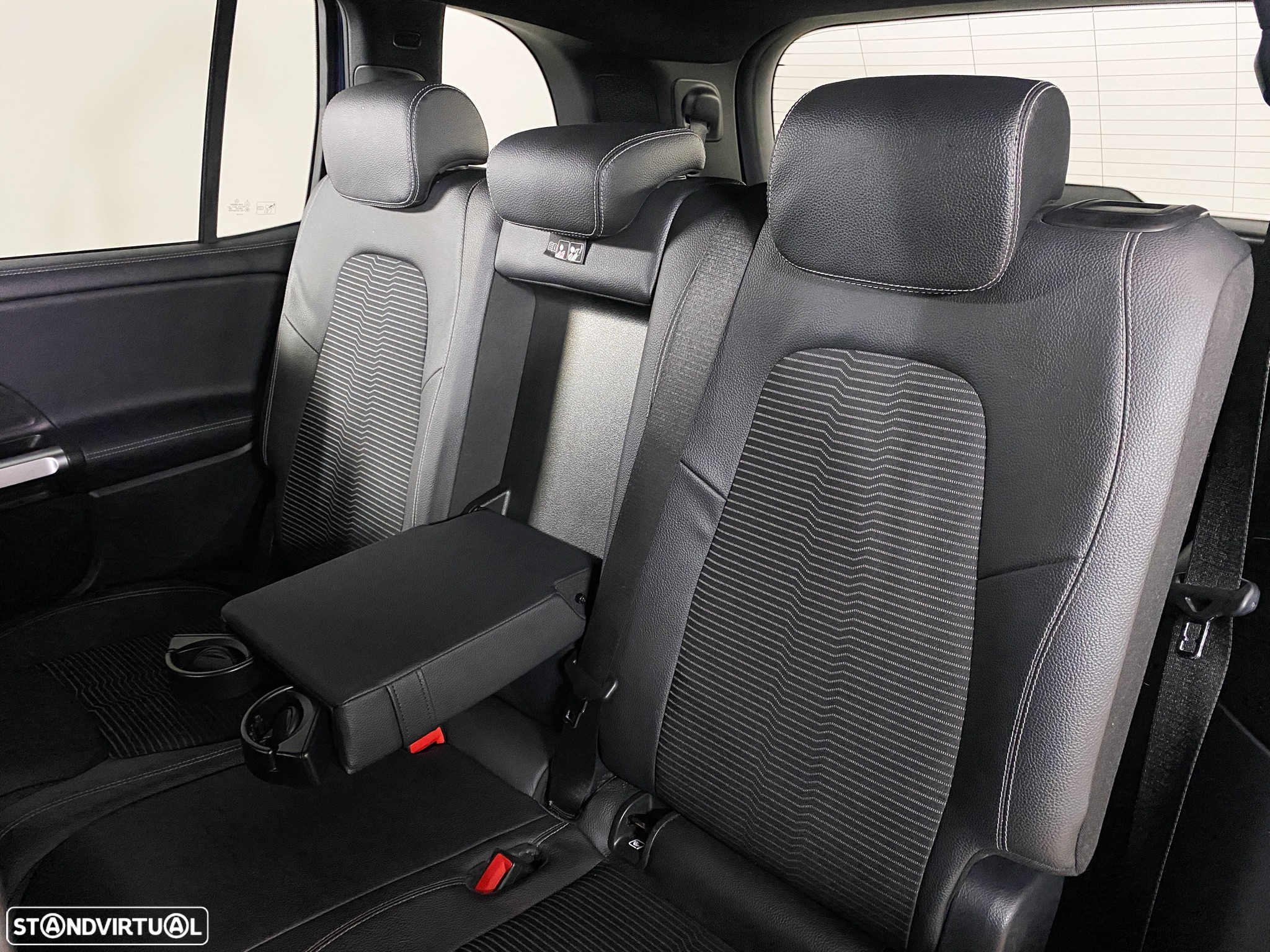 Mercedes-Benz GLB 180 d Progressive - 19