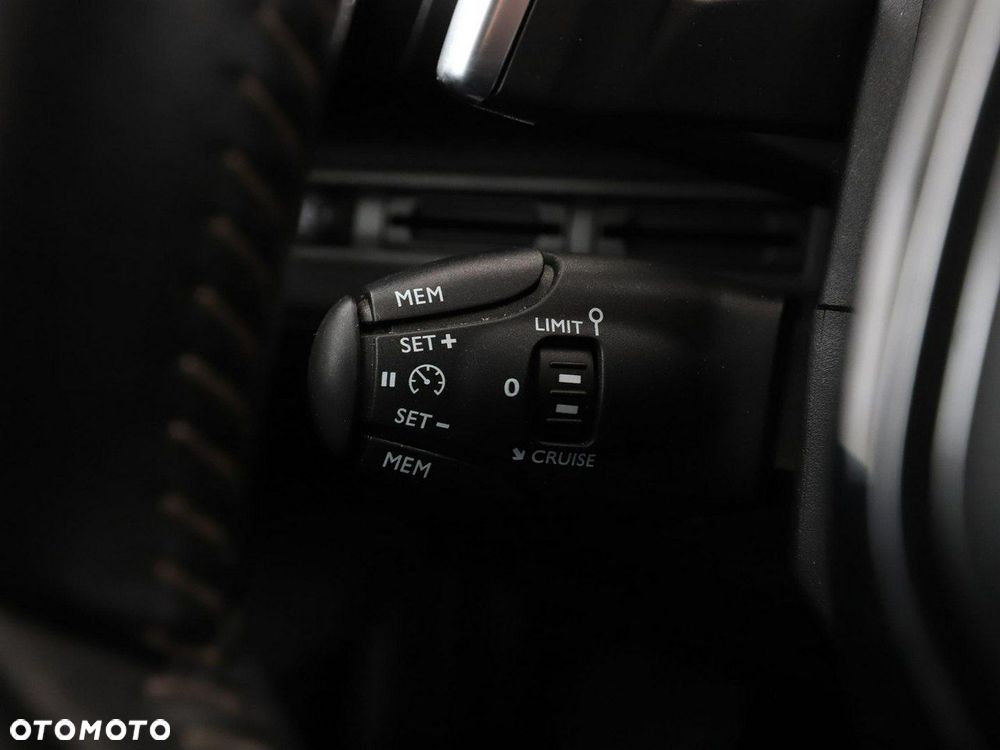 Peugeot 5008 1.2 PureTech Active S&S EAT6 - 34
