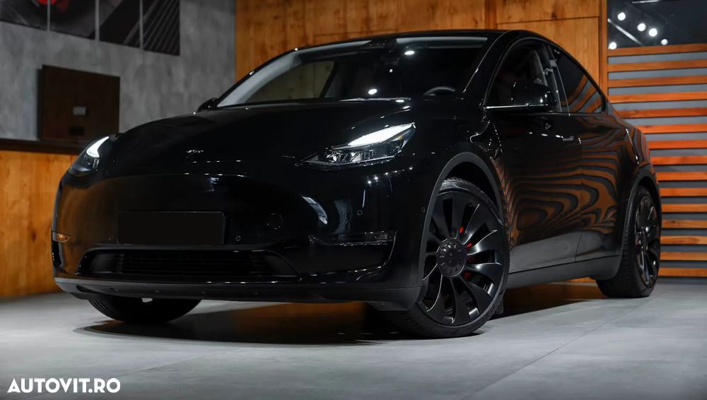 Tesla Model Y - 2