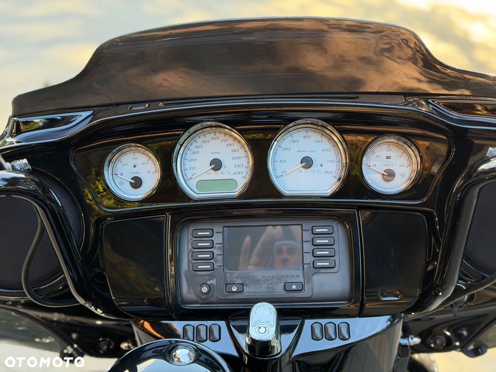 Harley-Davidson Touring Street Glide - 14