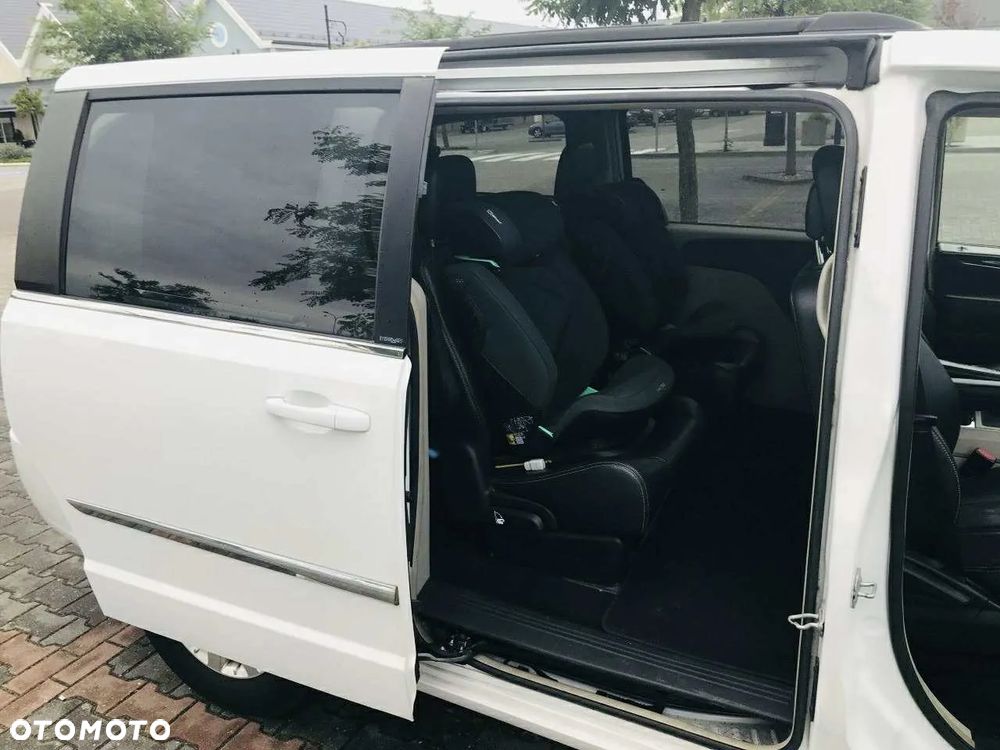 Chrysler Town & Country 3.6 Touring - 5