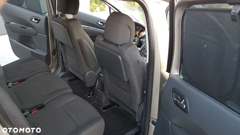 Peugeot 5008 HDI 115 Allure - 25