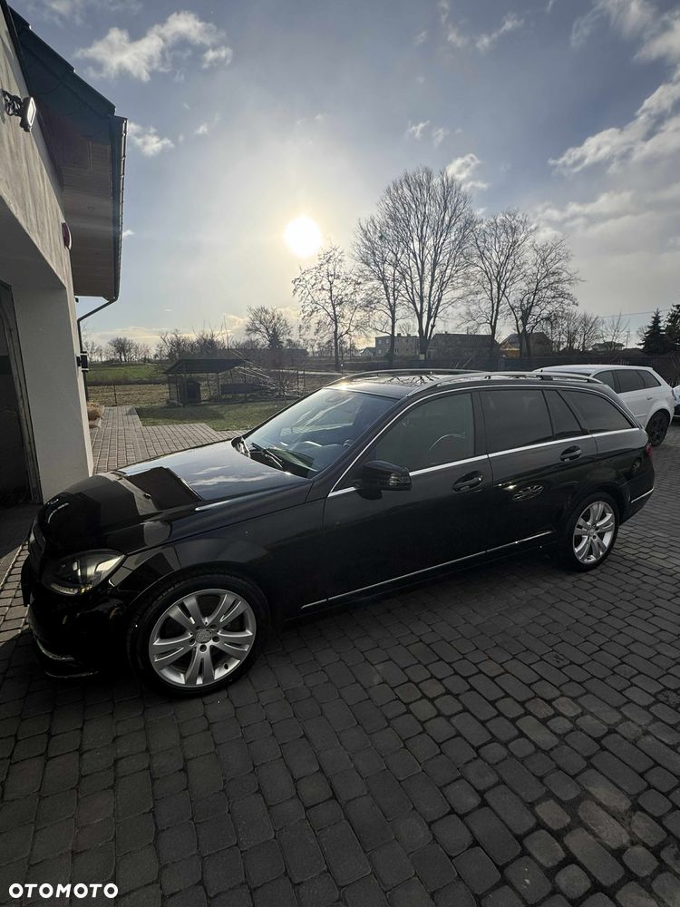 Mercedes-Benz Klasa C 300 CDI DPF 4Matic (BlueEFFICIENCY) 7G-TRONIC Avantgarde - 2