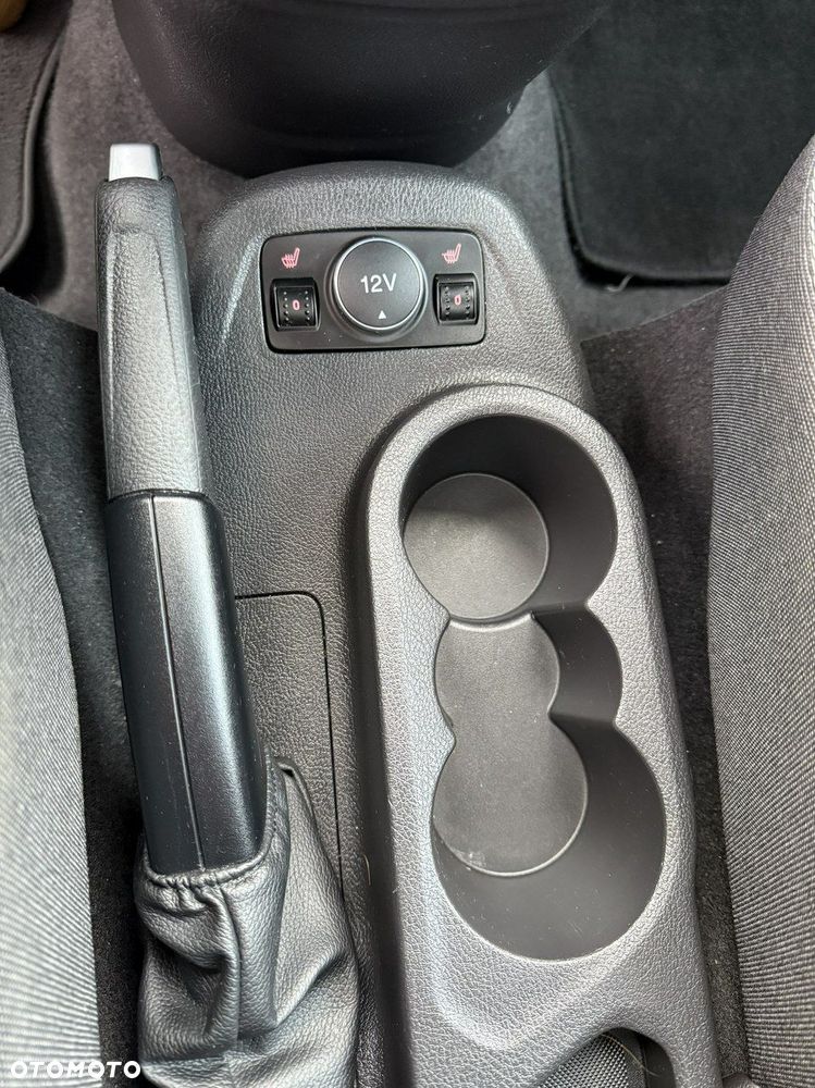 Ford Tourneo Connect Grand - 22