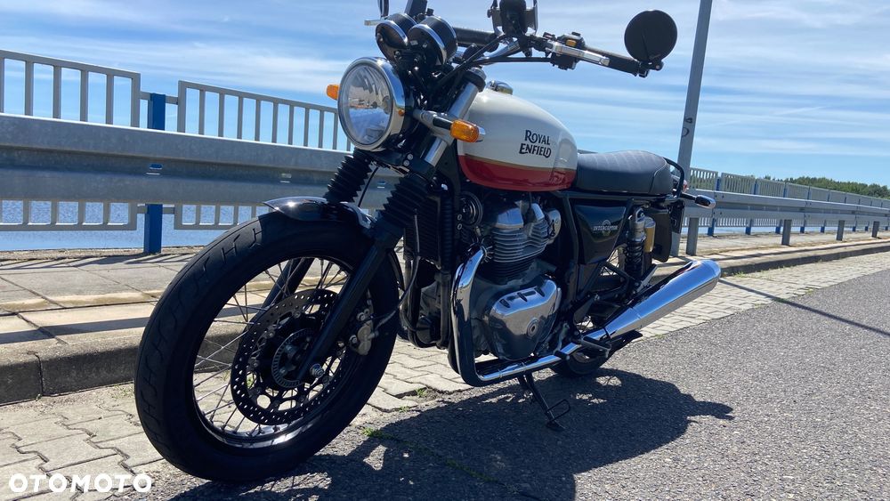 Royal Enfield Interceptor - 13