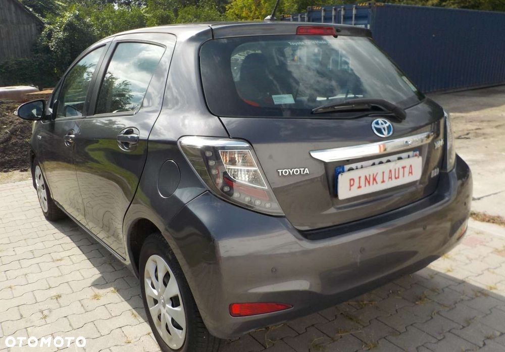 Toyota Yaris Hybrid 100 Dynamic EU6 - 12