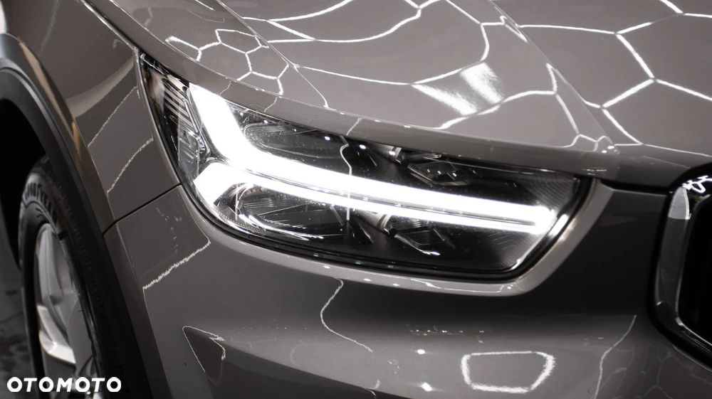 Volvo XC 40 T3 Momentum Pro - 19