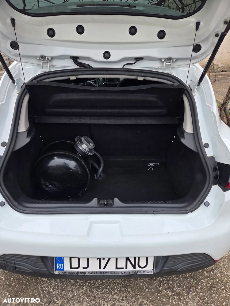 Renault 4 - 6