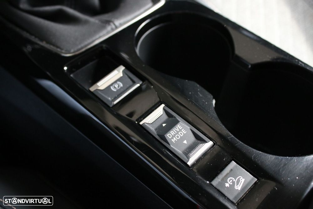 Peugeot 2008 1.2 PureTech Allure - 23