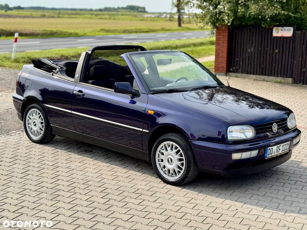 Volkswagen Golf Cabrio 1.8 - 12