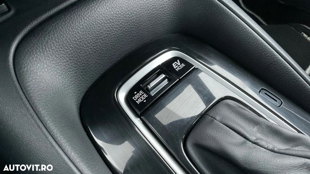 Toyota Corolla 1.8 HSD Dynamic - 32