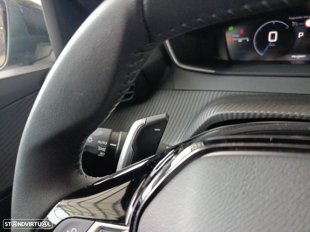 Peugeot 2008 1.2 Hybrid Allure e-DCS6 - 14