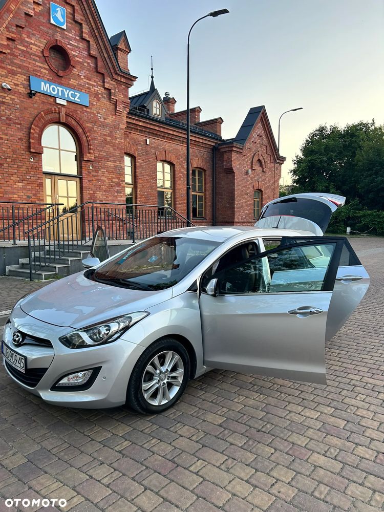 Hyundai i30 1.6 CRDi Automatik Style - 8