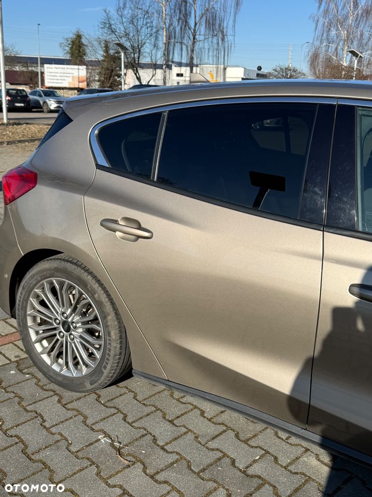 Ford Focus 1.0 EcoBoost Titanium Business - 6