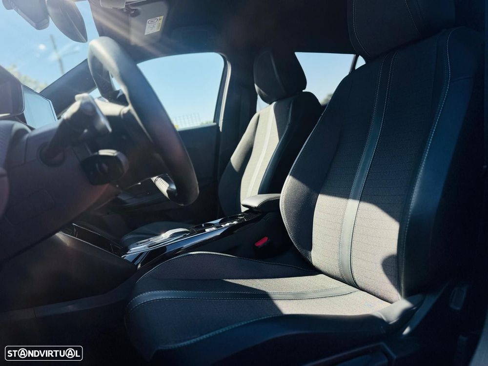 Peugeot 2008 1.2 PureTech Allure Pack EAT8 - 30