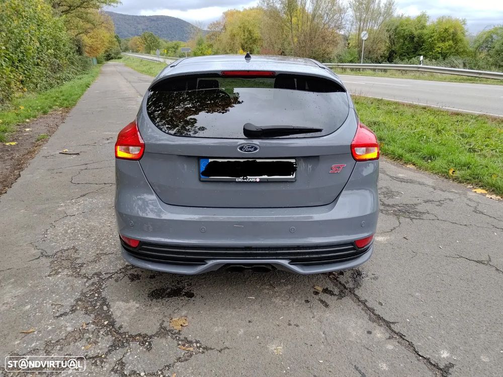 Ford Focus 2.0 EcoBoost ST c/ Pack Pele Exclusiva - 5