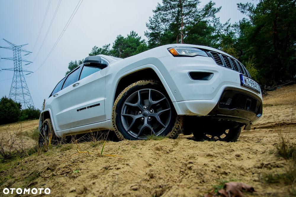 Jeep Grand Cherokee - 14