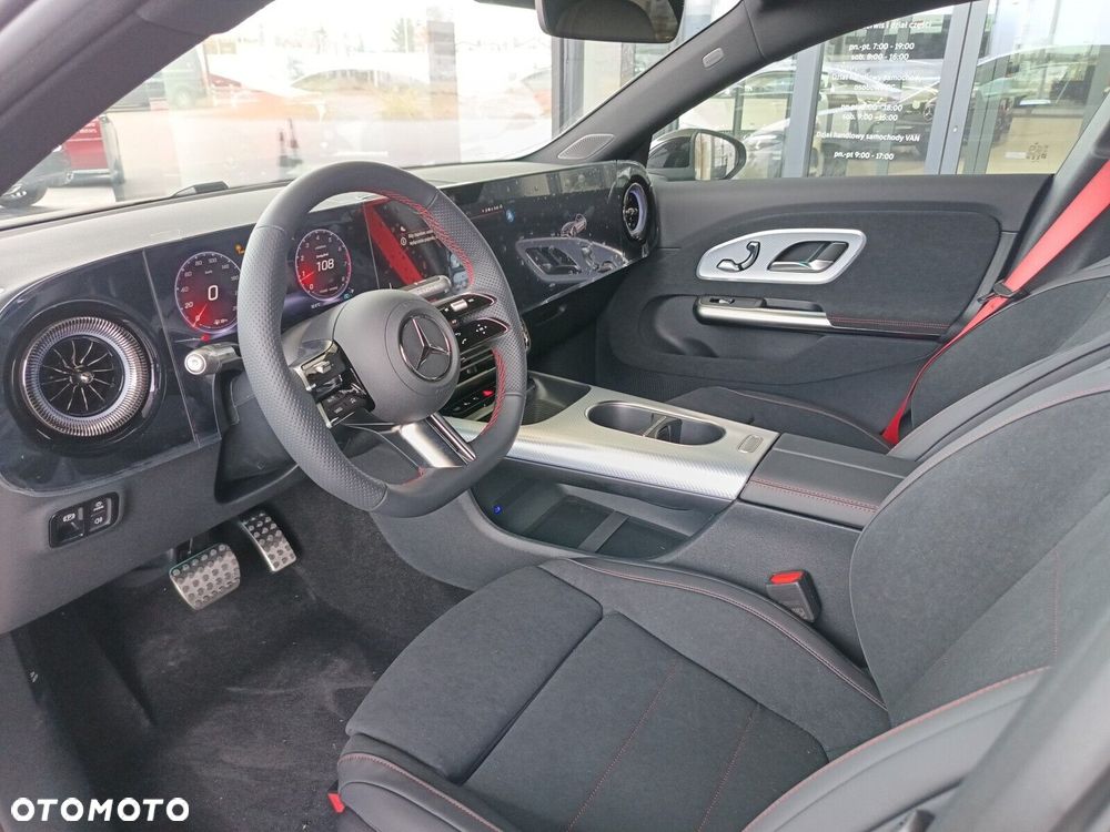 Mercedes-Benz CLA - 9