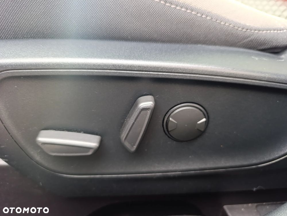 Ford Kuga 1.5 EcoBoost SOUND EDITION - 27