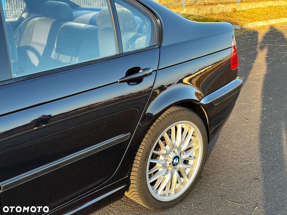 BMW Seria 3 330i - 23