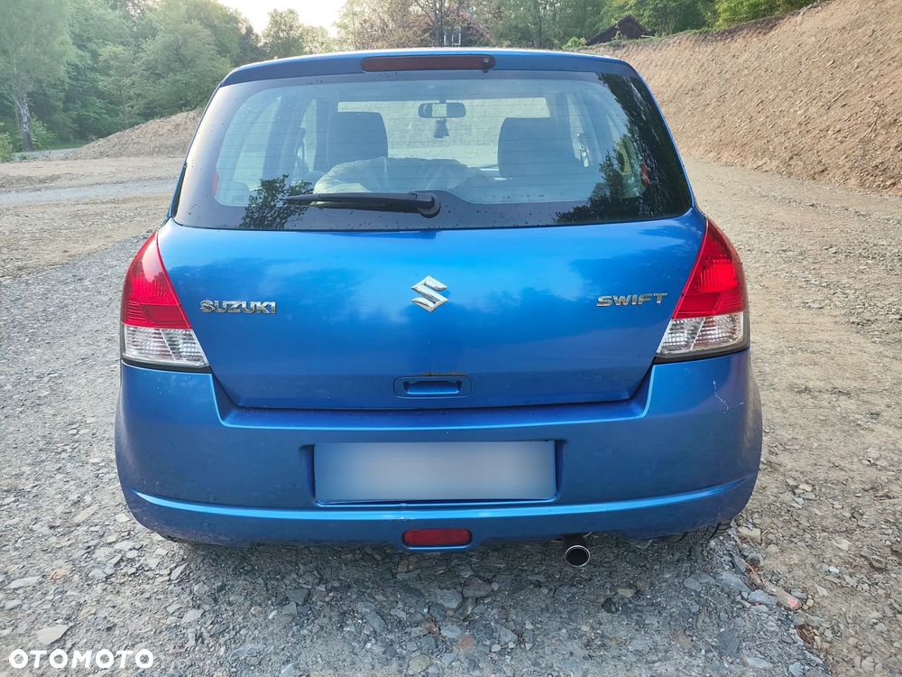 Suzuki Swift 1.3 DDiS 16v GLX - 4