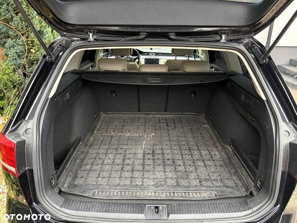 Volkswagen Passat 2.0 TDI SCR Comfortline - 16