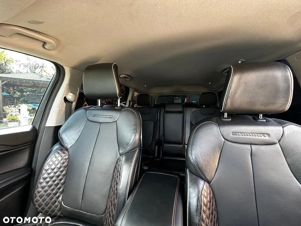 Jeep Grand Cherokee - 28